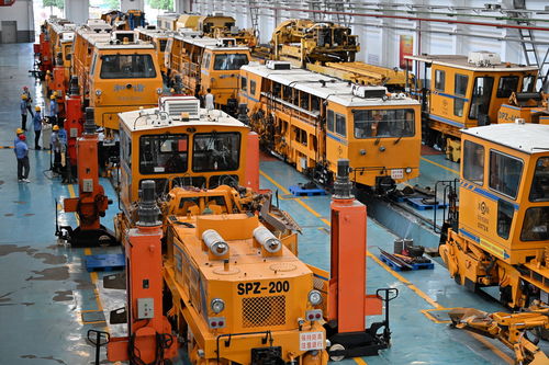 國鐵北京局暑期加緊對大型養路機械集中檢修